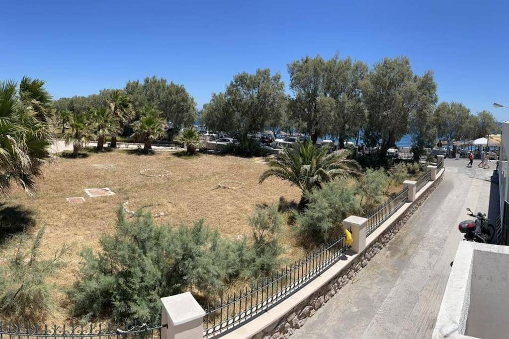 Beach Apartment Edem First Floor Perivolos  Exterior photo